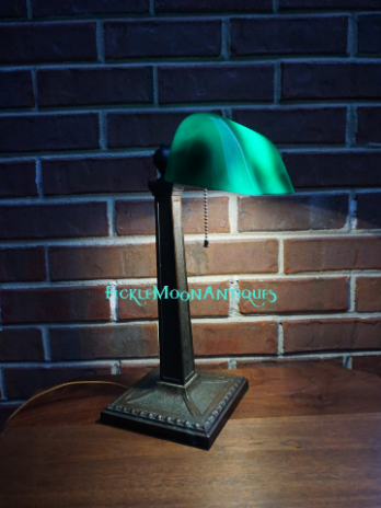 Amronlite Antique  Banker’s Lamp Green White Brilliant Cased Glass Shade
